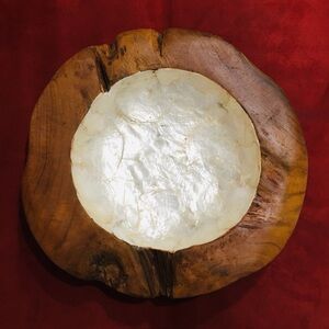 💚RUSTIC WOODEN💚 COLLECTABLE HANDCRAFTED WOODEN & REAL MOTHER OF PEARL BOWL .